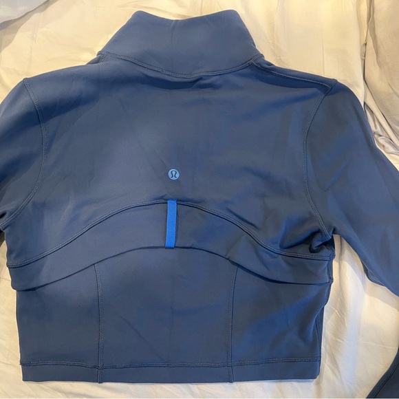 Lululemon Pitch Blue Define Cropped - Picture 3 of 6